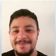 Tenho 10 anos de experiência com aulas particulares. Sou um professor paciente, bem humorado e amo o que faço